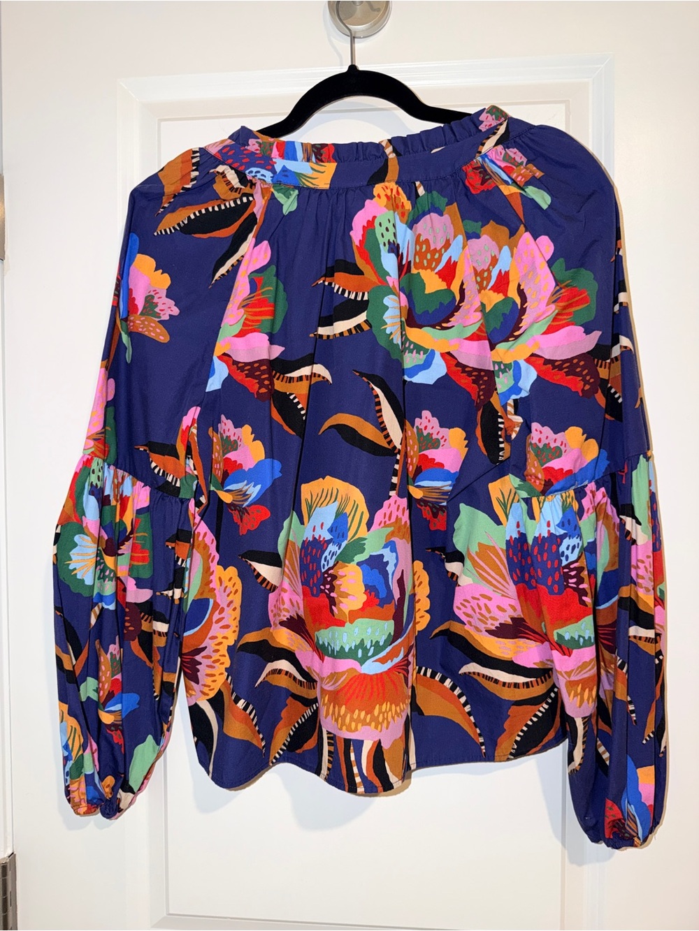 FARM Rio Floral V-Neck Balloon Sleeve Top in Purple - Picture 4 of 6